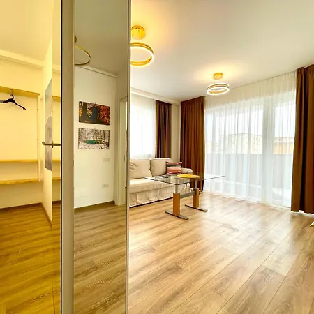 Carpatilor Urban Escape Studio: Free Parking & Ac Apartament Braszów