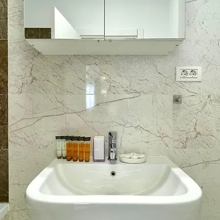 Carpatilor Urban Escape Studio: Free Parking & Ac *