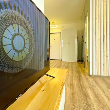 Carpatilor Urban Escape With Free Parking And Ac Apartment Brasov