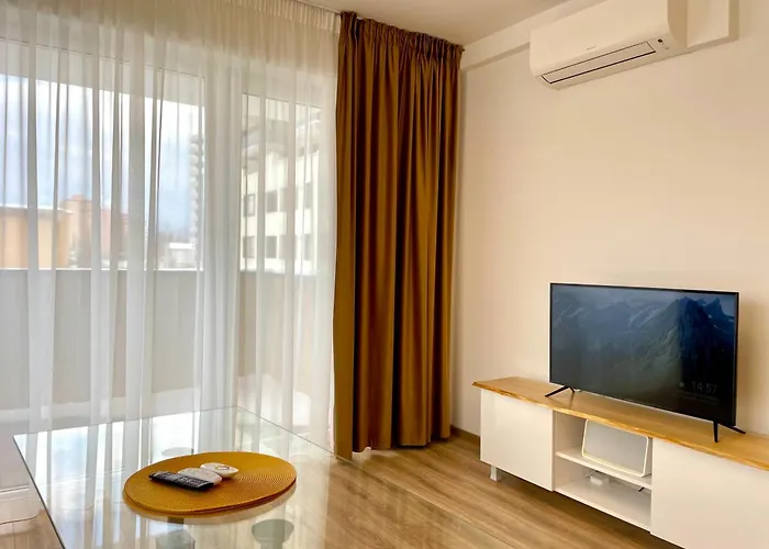 Carpatilor Urban Escape Studio: Free Parking & Ac Apartment *