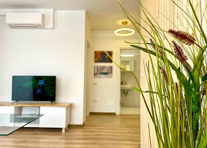 Carpatilor Urban Escape Studio: Free Parking & Ac