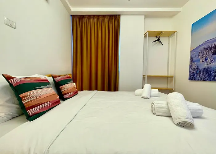 Carpatilor Urban Escape Studio: Free Parking & Ac Apartment